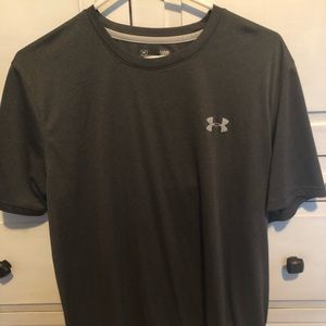 Under Armour T-shirt